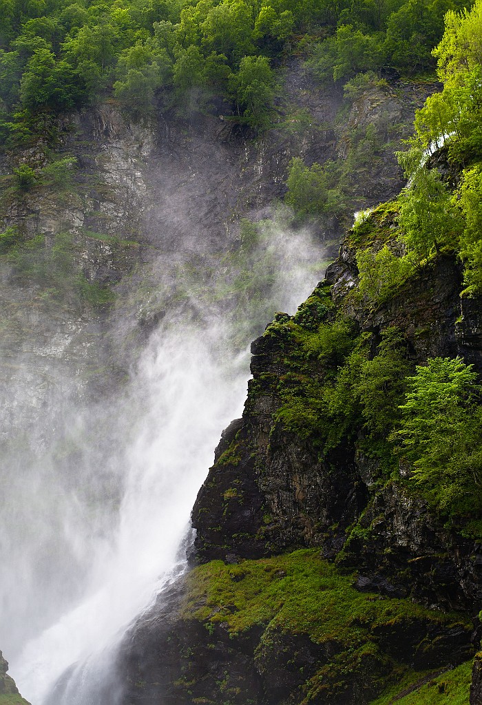 Gischt-Wasserfall.jpg